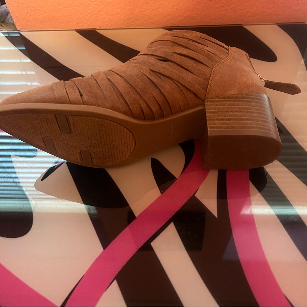 Fergalicious by Fergie Womens Tan Chunky Ankle Boots  Worn once